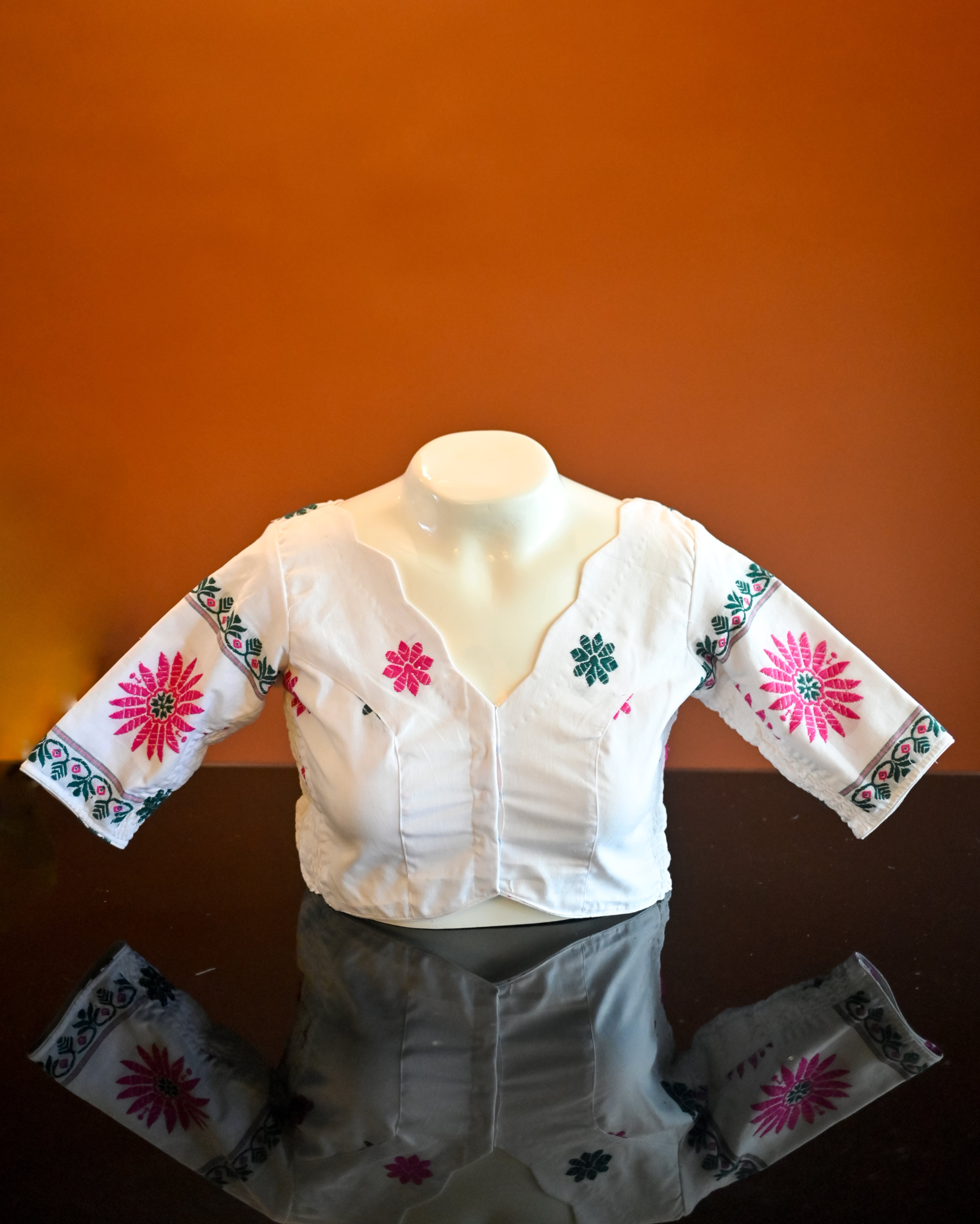 V NECK STRETCHLINE BLOUSE IN BUTA DESIGN